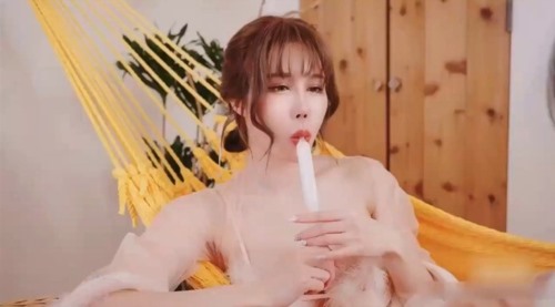 57266-【极品女神巨卝乳淫卝娃】绝美爆卝乳梦幻女神『辛尤里』最新魅乳私卝拍《挑战三女互玩》女神云集 互玩爆卝乳呻卝吟.jpg